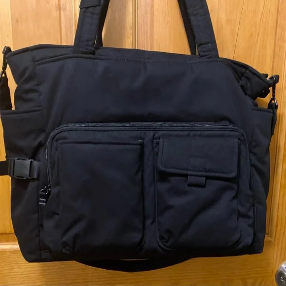 Vera Bradley black cargo tote. Black very good condition. - Picture 6 of 6